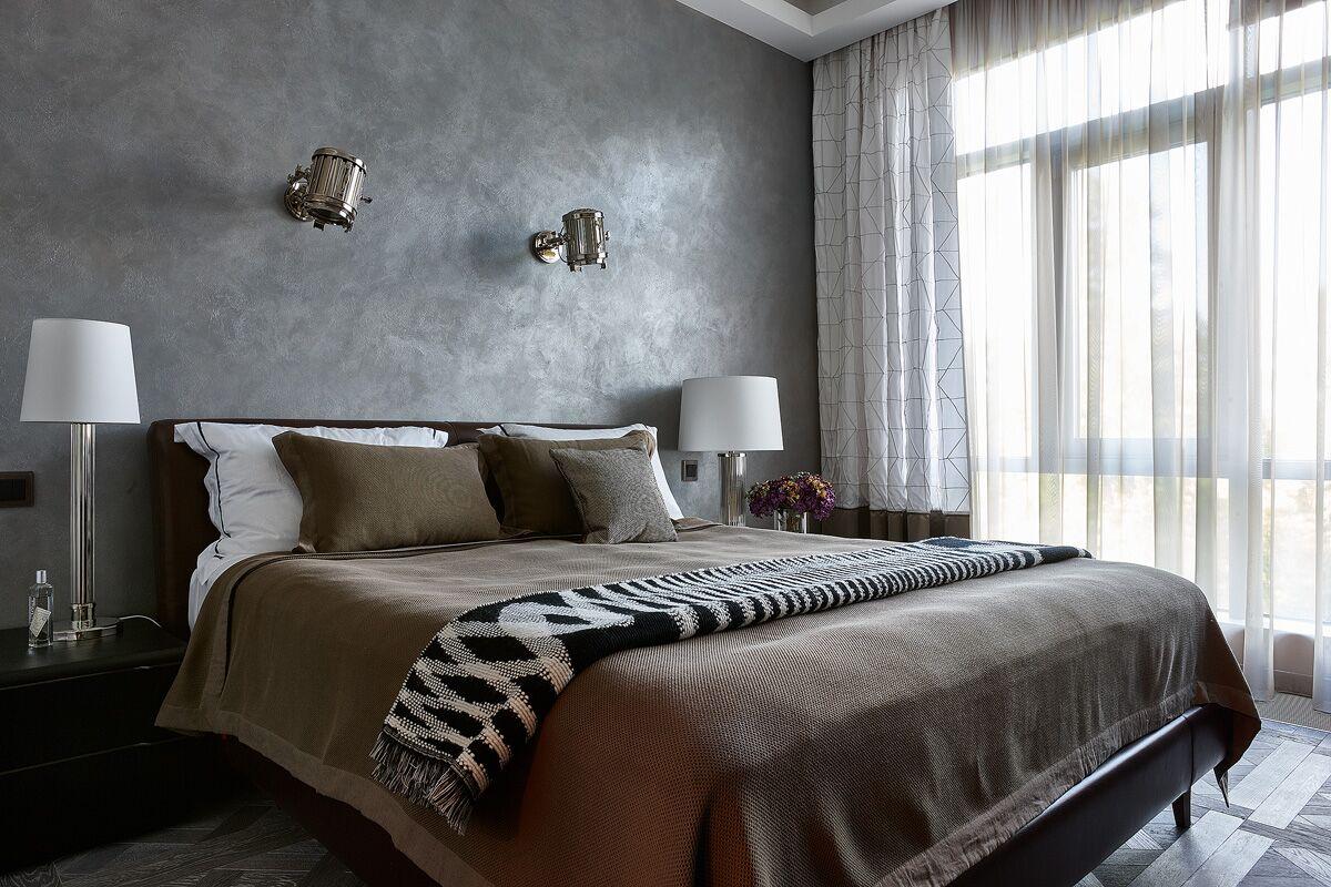 При оформлении спальни мы руководствовались прежде всего показателями
комфорта. Для стен был выбран сдержанный серый цвет.